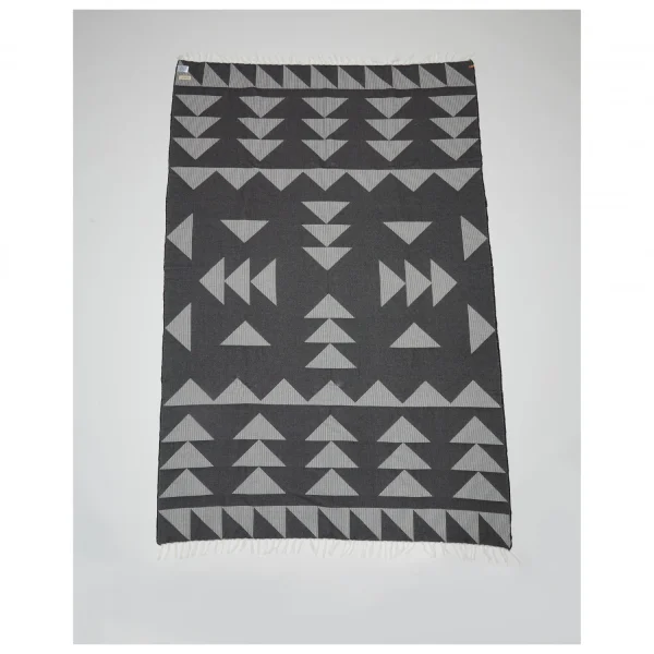 Tentree – Geo Beach Blanket – Couverture styles dernier cri 3